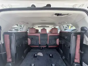 Lexus LX 570 AWD 2018 White