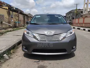 Toyota Sienna Limited 7 Passenger 2012 Gray
