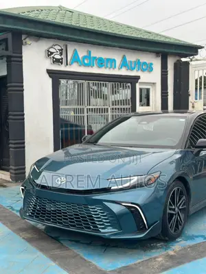 Toyota Camry XSE 2025 Blue