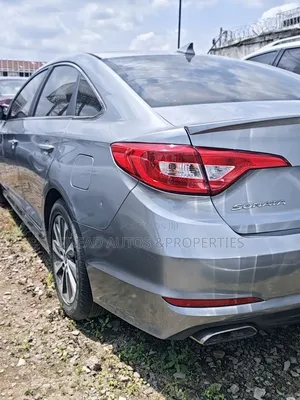 Hyundai Sonata Sport 2.0T 4dr Sedan (2.0L 4cyl Turbo 6A) 2015