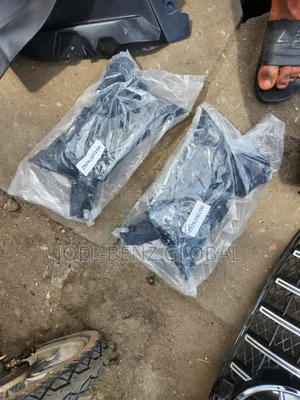 Gle450 2018 Headlight Clips