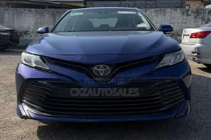 Toyota Camry 2018 Blue