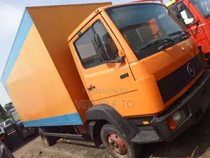 814 Mercedes Truck