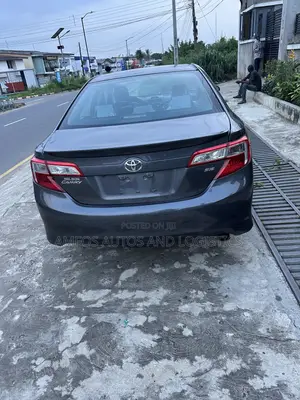 Toyota Camry SE Sport 4dr Sedan (2.5L 4cyl 6A) 2014 Gray