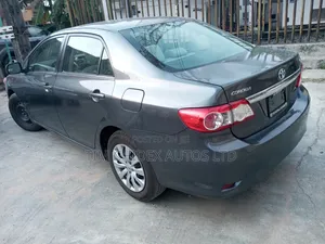 Toyota Corolla LE 4dr Sedan (1.8L 4cyl 4A) 2013 Gray