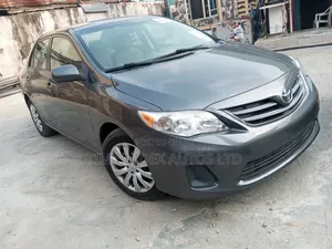 Toyota Corolla LE 4dr Sedan (1.8L 4cyl 4A) 2013 Gray