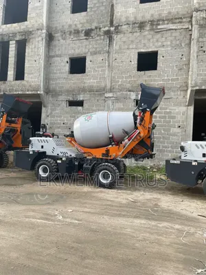 Brand New Fleets of 4m3 Mobile Self Loader Concrete Cement Mixer
