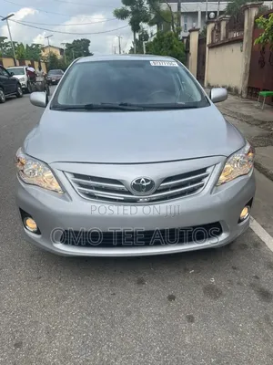 Toyota Corolla L 4dr Sedan (1.8L 4cyl 5M) 2013 Silver