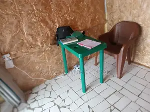 Plastic Table (Mini)