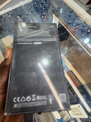 New Samsung Galaxy S10e 128 GB Black