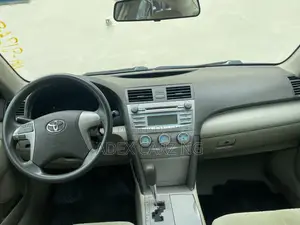 Toyota Camry LE 4dr Sedan (2.4L 4cyl 5A) 2006 Gold