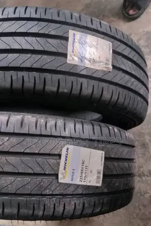 Michelin Agilis 3 (235/65r16c 115/113t)–Premium Heavy-Duty Commercial