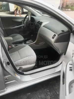 Toyota Corolla 2010 Silver