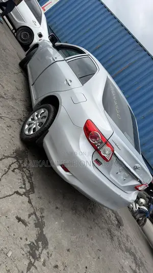 Toyota Corolla LE 4dr Sedan (1.8L 4cyl 4A) 2013 Silver