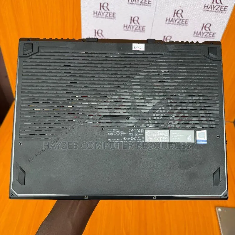 Laptop Asus ROG Zephyrus G16 32GB Intel Core i7 SSD 1T