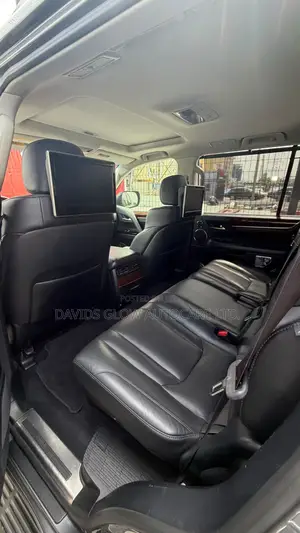 Lexus LX 570 AWD 2017 Gray