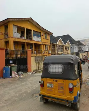 3bdrm Block of Flats in Obanikoro Estate for sale