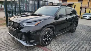 Toyota Highlander XSE 2022 Black