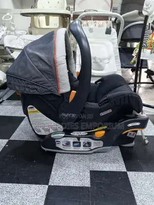 Us Used Chicco Baby Car Seat In Great Condition