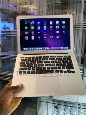 Laptop Apple MacBook Air 2015 8GB Intel Core i7 SSD 128GB