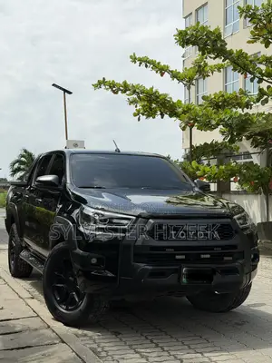 Toyota Hilux 2021 Black
