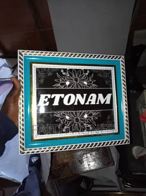Name Frame