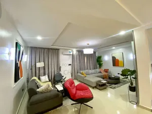 Dnd Homes/ De White House Apartment.