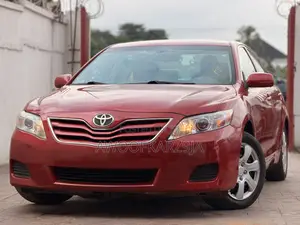 Toyota Camry LE 4dr Sedan (2.5L 4cyl 6A) 2011 Red