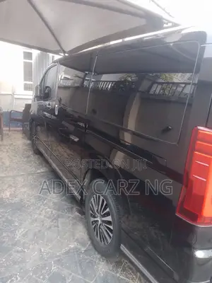 Toyota HiAce 2025 Black
