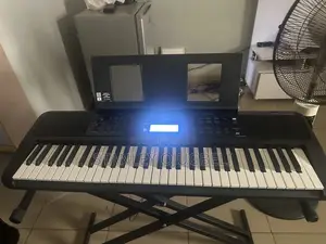 Yamaha E 383 Piano