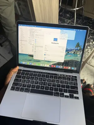 Laptop Apple MacBook Pro 2022 M2 8GB Apple M2 SSD 256GB