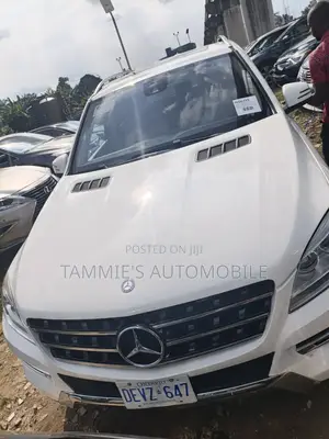 Mercedes-Benz M Class ML350 4MATIC 4dr SUV AWD (3.5L 6cyl 7A) 2014