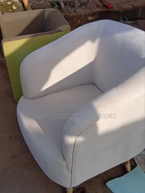 Curved Single Chair
