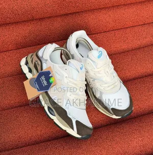Luxury *Asics Gel-Nyc Sneakers in a "Cream Mocha" Style*