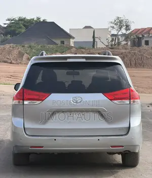 Toyota Sienna 2014 Silver
