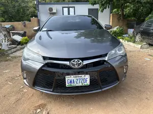 Toyota Camry SE 4dr Sedan (2.5L 4cyl 6A) 2017 Gray