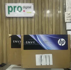 New Laptop HP Envy 17 16GB Intel Core Ultra 7 SSD 512GB