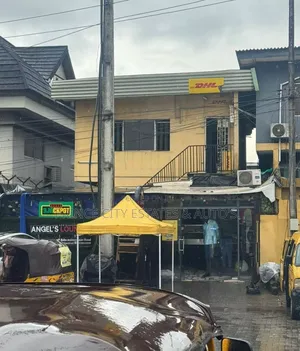 2bdrm Block of Flats in Bode Thomas for sale