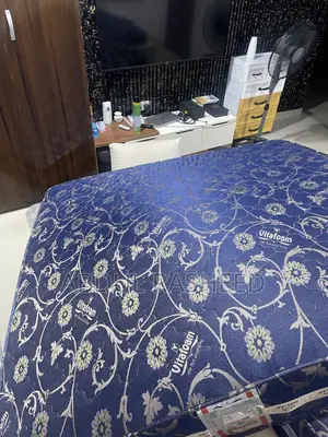 Vitafoam Ultra Sizzler Memory Foam Mattress 6x6x10 – Well Maintained