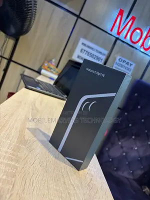 New Samsung Galaxy Z Flip7 FE 5G 256 GB White