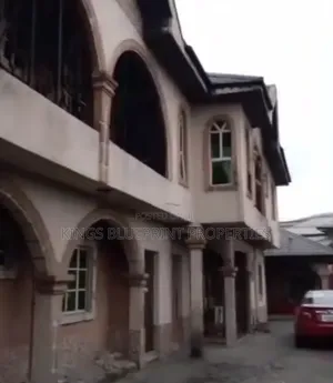 3bdrm Block of Flats in Commissioner Road, Warri for sale