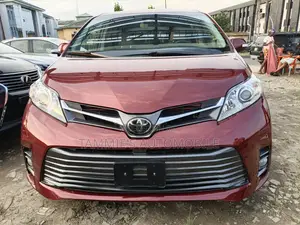 Toyota Sienna XLE AWD 2019 Red