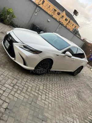 Lexus ES 2015 White