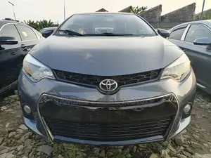 Toyota Corolla LE Premium 4dr Sedan (1.8L 4cyl CVT) 2014 Blue