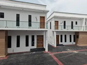 4bdrm Duplex in Thomas Estate for sale