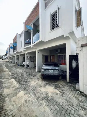 3bdrm Townhouse / Terrace in Ikota for rent