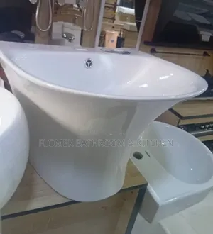 Elegant Freestanding White Wash Hand Basin – Modern Luxury Design