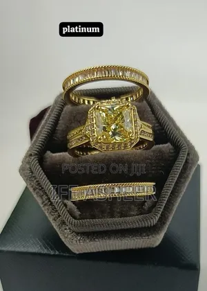 Platinum Ladies Set Of Gold Engagement Wedding Ring - Gold
