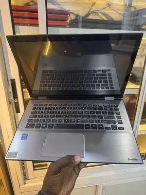 Laptop Toshiba Satellite E45T 6GB Intel Core i3 HDD 500GB