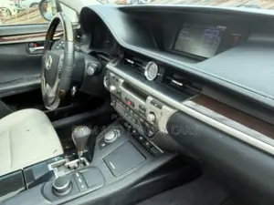 Lexus ES 2013 Silver